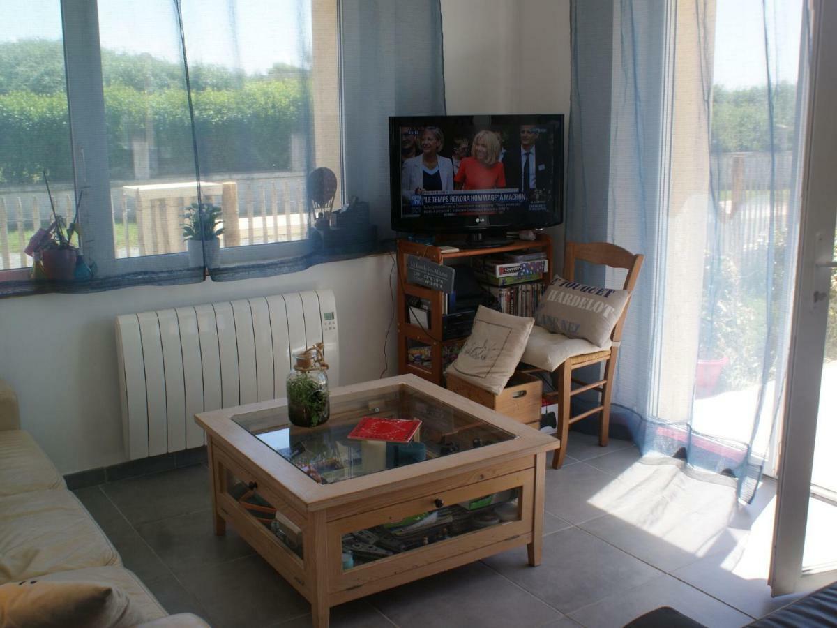 Wonderful Holiday Home In Audinghen With Garden Bagian luar foto